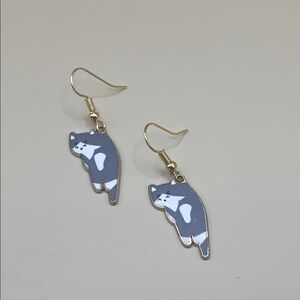 Chic Cat Design Earrings in Blue and Gold